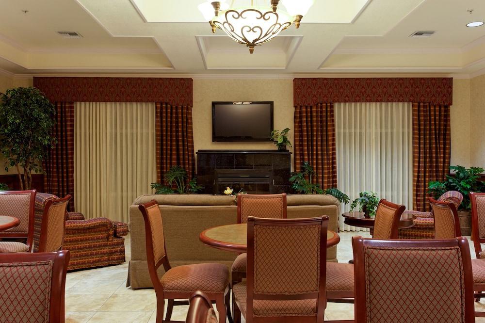 Holiday Inn Express & Suites San Antonio South Eksteriør billede