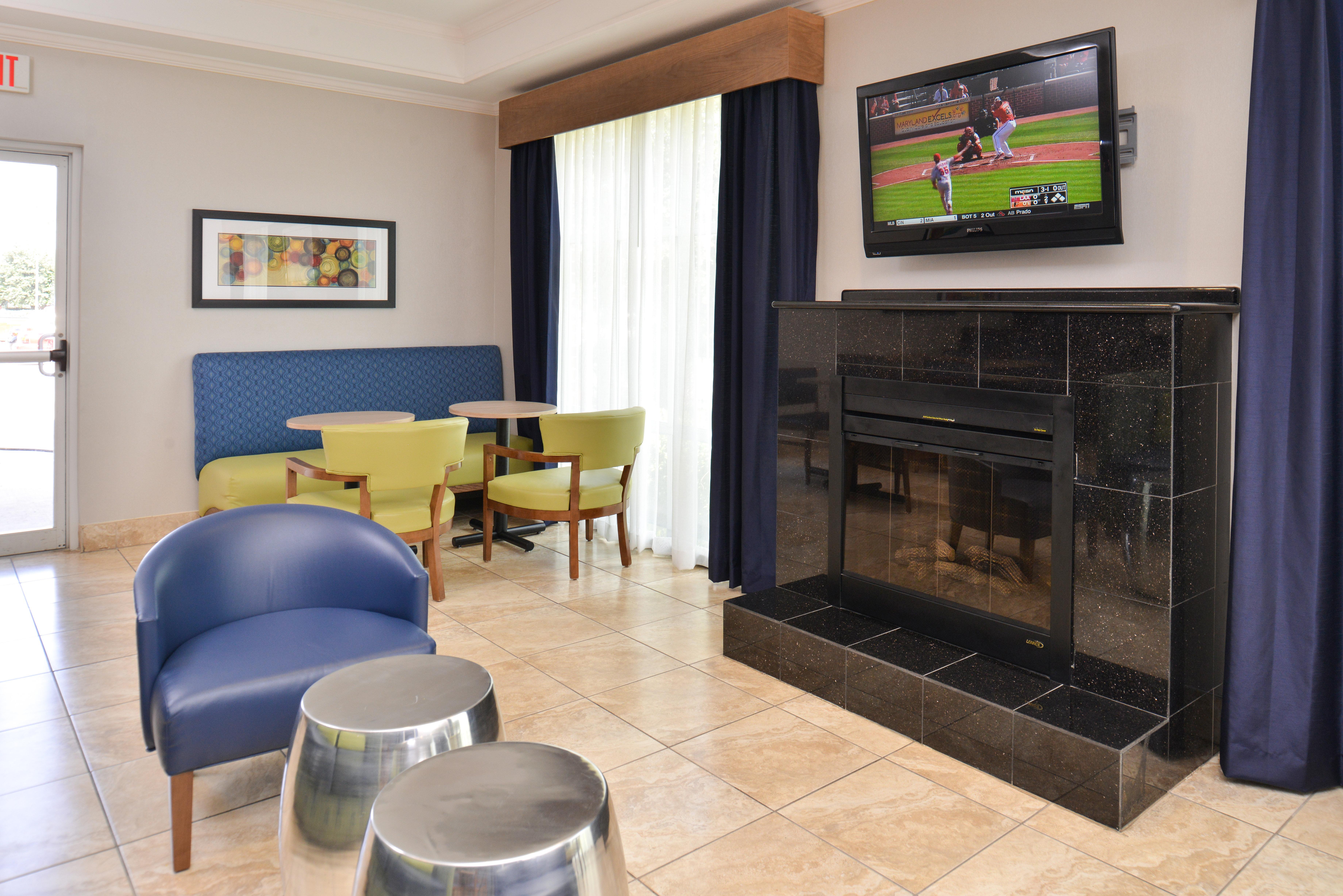 Holiday Inn Express & Suites San Antonio South Eksteriør billede