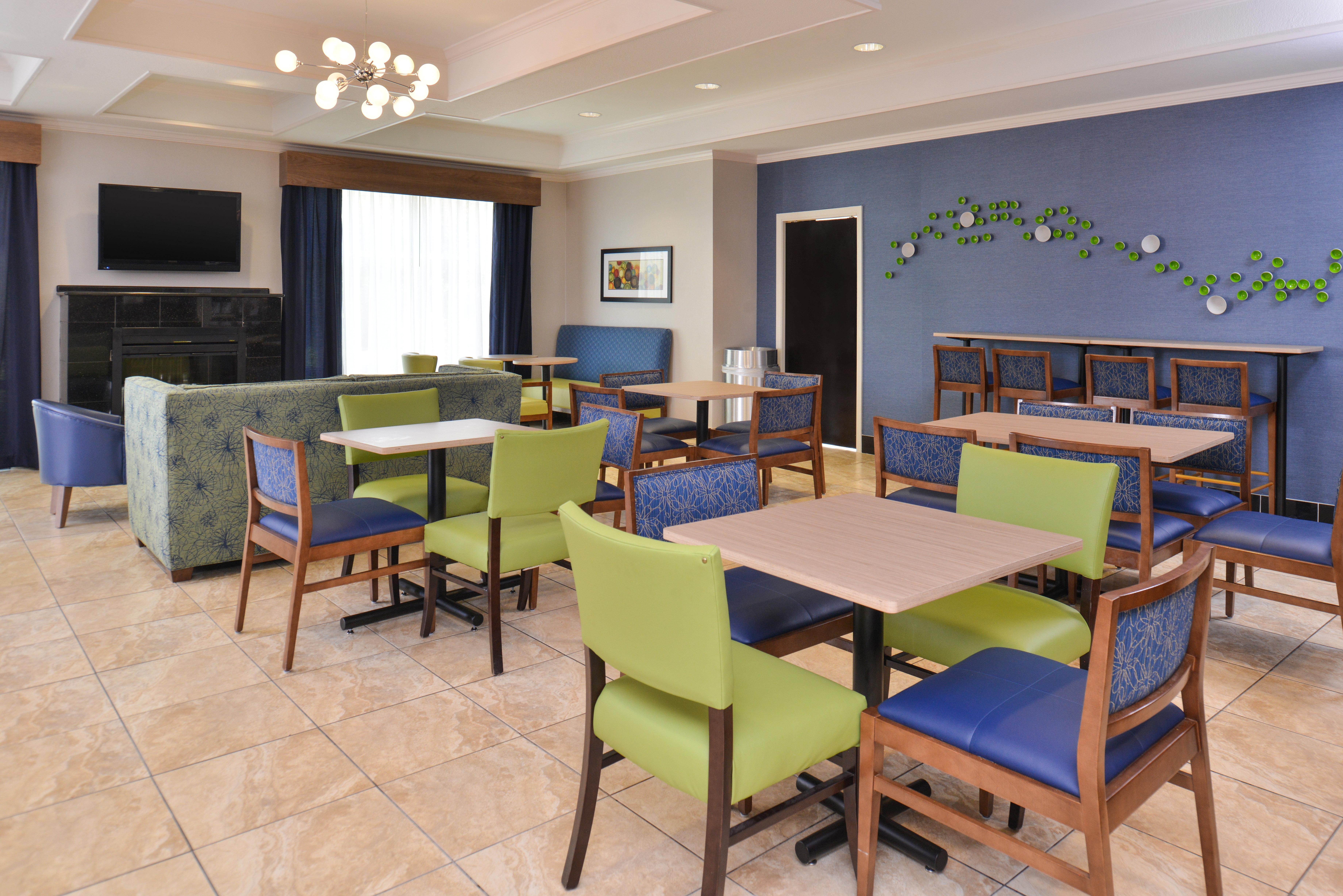 Holiday Inn Express & Suites San Antonio South Eksteriør billede