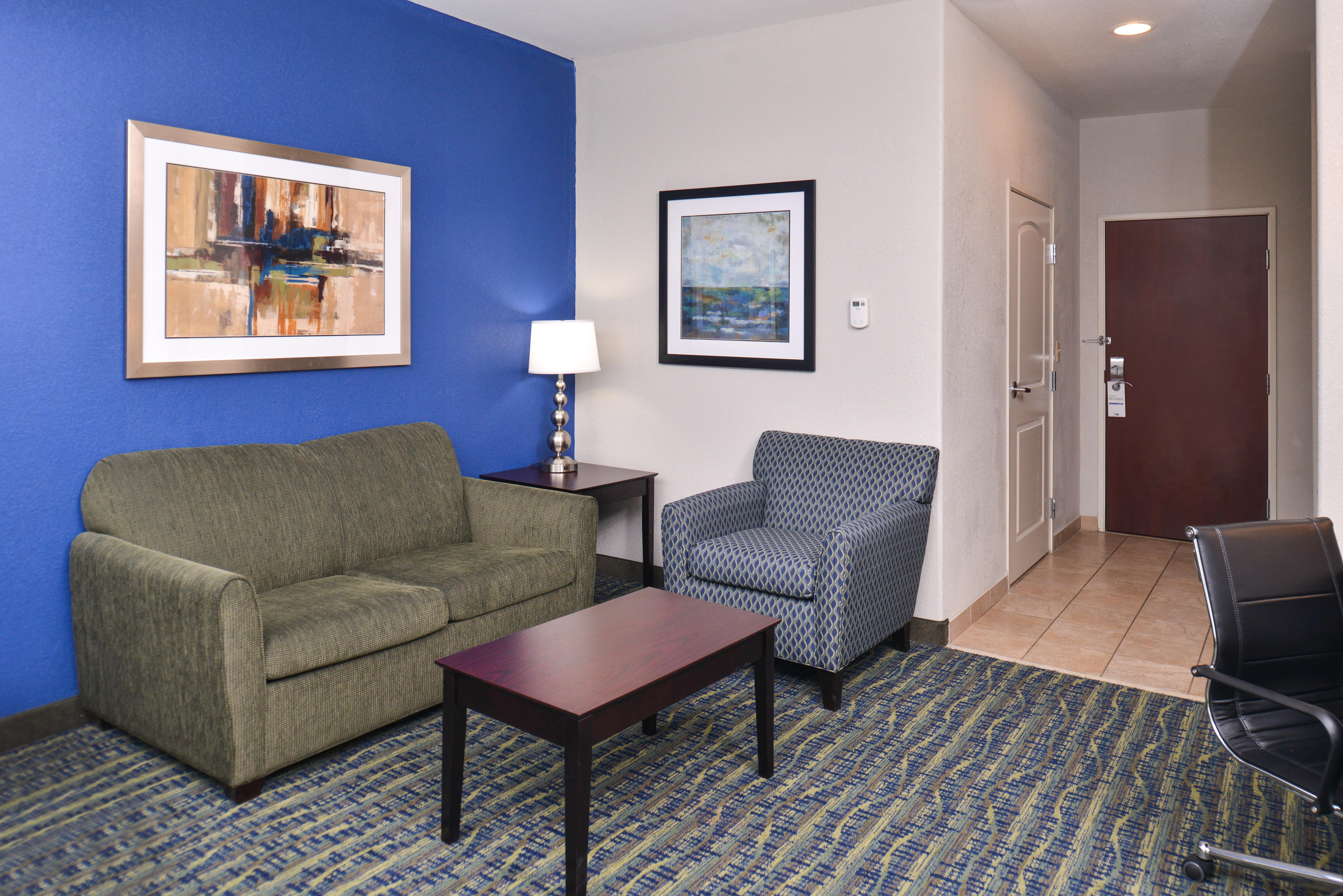 Holiday Inn Express & Suites San Antonio South Eksteriør billede