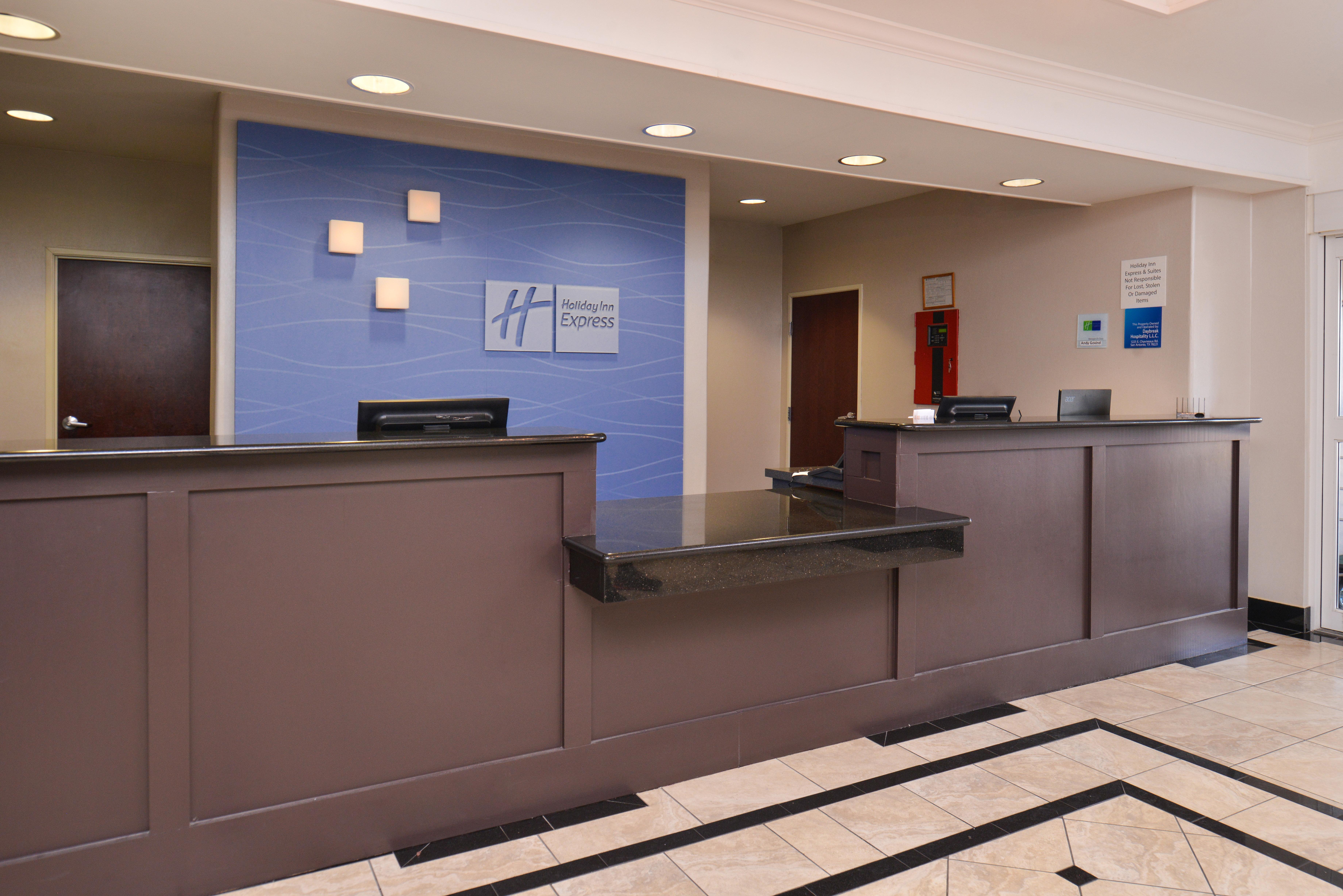 Holiday Inn Express & Suites San Antonio South Eksteriør billede