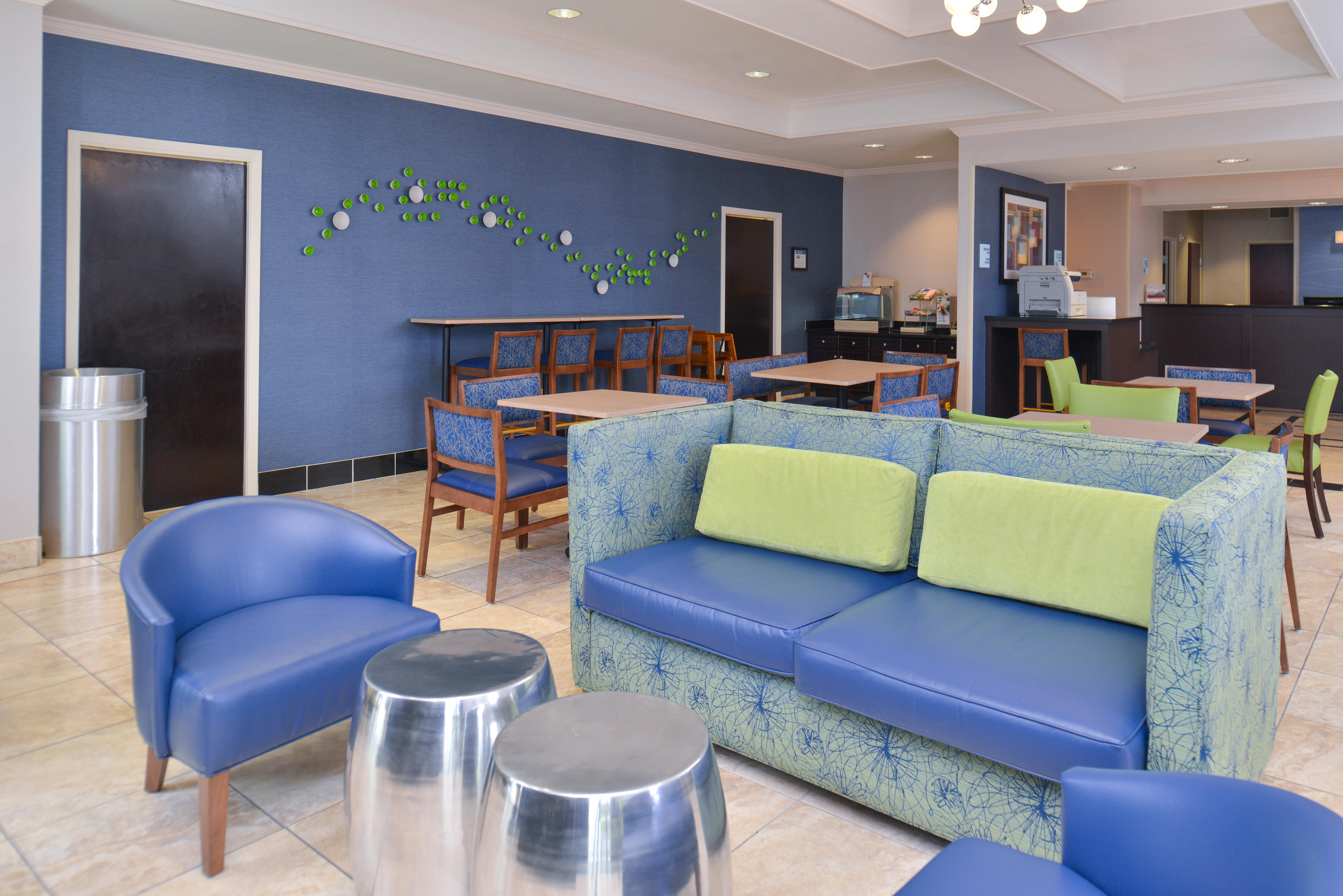Holiday Inn Express & Suites San Antonio South Eksteriør billede
