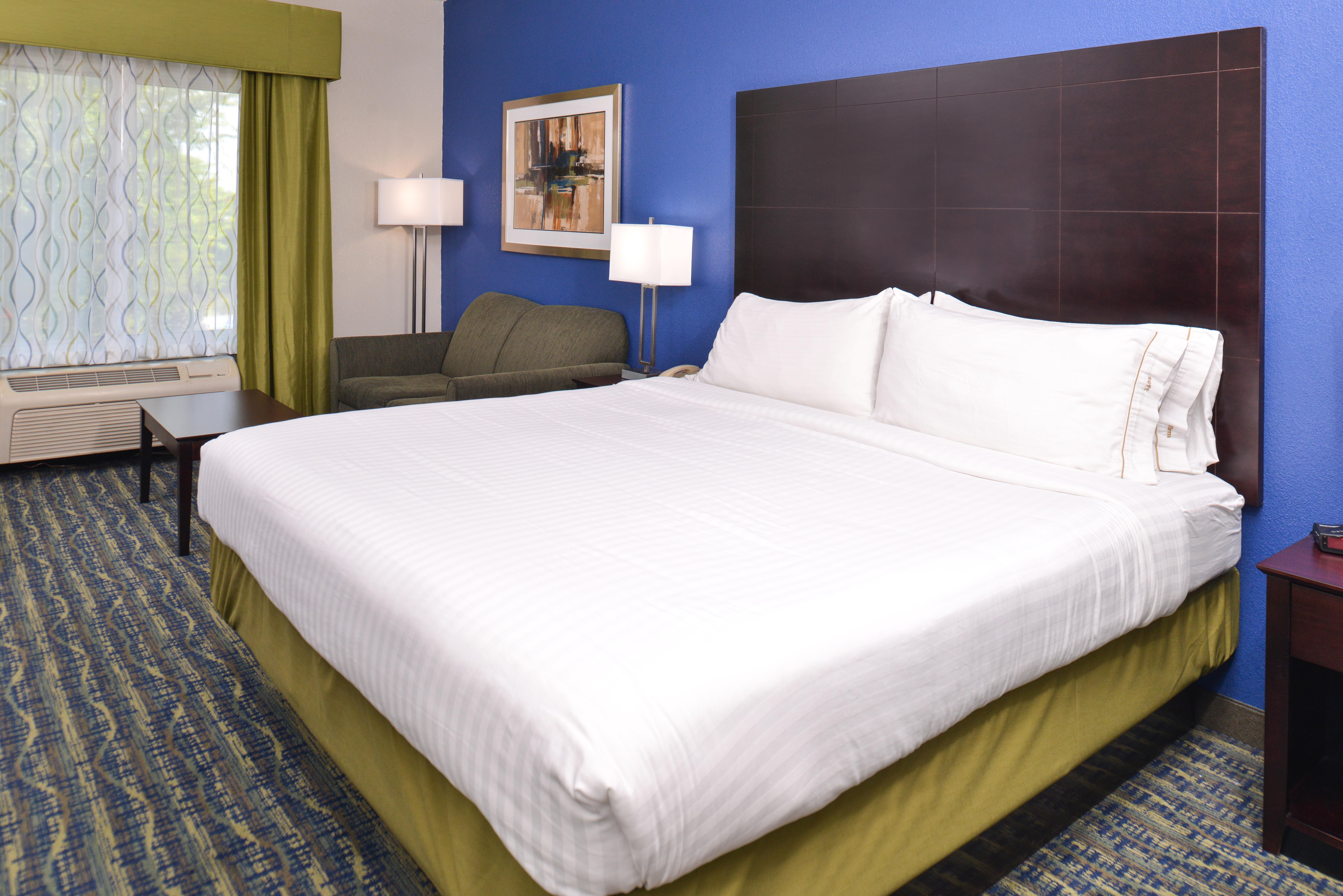 Holiday Inn Express & Suites San Antonio South Eksteriør billede